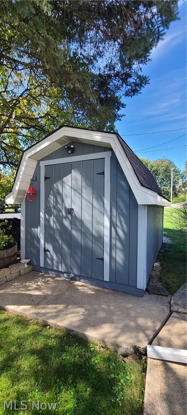 1402 Colerain Pike