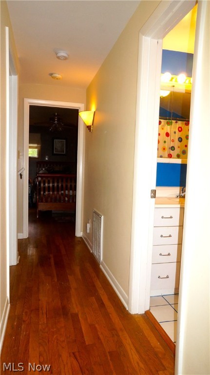 Cuyahoga Manor - Residential