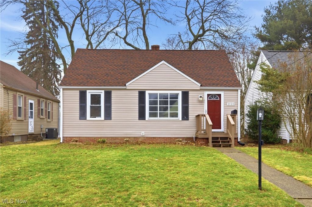 Photo of 2125 39th Street NW, Canton, OH 44709 (MLS # 5180238)