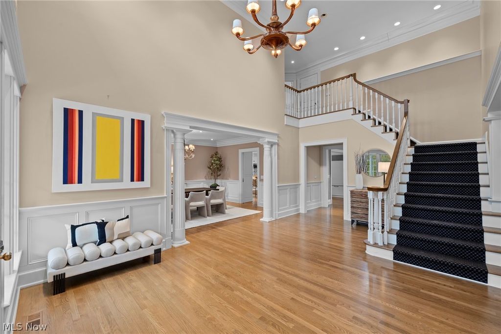 Photo of 31900 Pinetree Road, Cleveland, OH 44124 (MLS # 5184767)