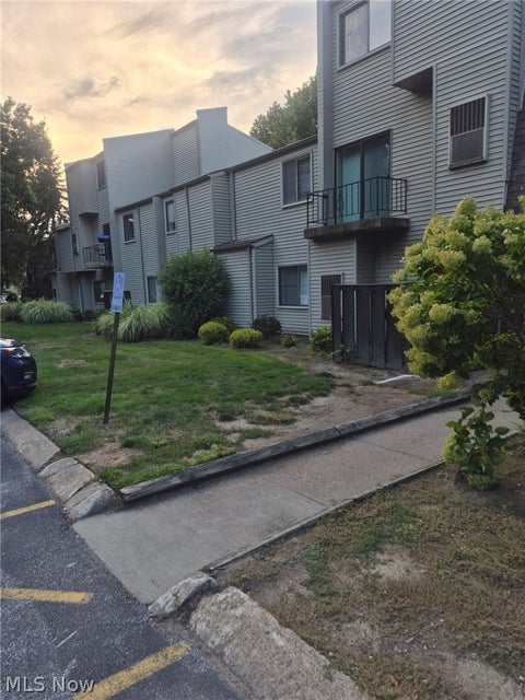 Condo For Sale - 38405 North Lane Ln #E 207<br/> Willoughby, OH 44094