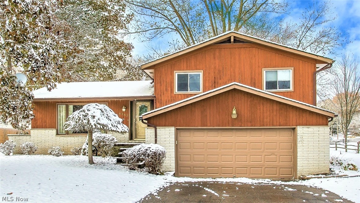 * Solid, Well Maintained 4 LEVEL Split W/1630 Sq. Ft Featuring 3 Bdrms, 1.5 Bathrms, A Living AND Family Rm, Attached 2 Car Garage, Paved Driveway ++ .61 ACRES Of Land!! *Great Location By Noelley Elementary & Manchester High! *Updates Include: Dimensional Shingle ROOF & GUTTERS '09, Upgraded New Lennox Signature Collection FURNACE W/Aprilaire Air Cleaner & Thermostat '16, WELL Pump '17 & Pressure Tank '13, New Dual SUMP PUMPS Including A Basement Watchdog Battery Backup System, Garage Door AND Opener W/Two Remotes & Keypad Entry '17, Updated 200 AMP ELECTRIC Panel, Clearion Dual Tank Water SOFTENER AND Iron Filter System <5 Yrs. Old, Main Bath Remodel W/GRANITE Countertop, Vanity, Kohler Tub & Tile, KITCHEN Glass Tile Backsplash, Slate Sink, Honeywell ALARM System *Walk In To A Foyer W/Ceramic Tile Floor & Coat Closet *Step Down Into The Living Rm W/Comfortable Carpet & Picture Window *The Eat In Kitchen Showcases Chair Rail Molding, Custom Window Treatments, Dark Cabinets, Glass Tile