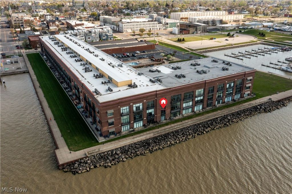 Photo of 401 W Shoreline Drive #261, Sandusky, OH 43016 (MLS # 5201754)