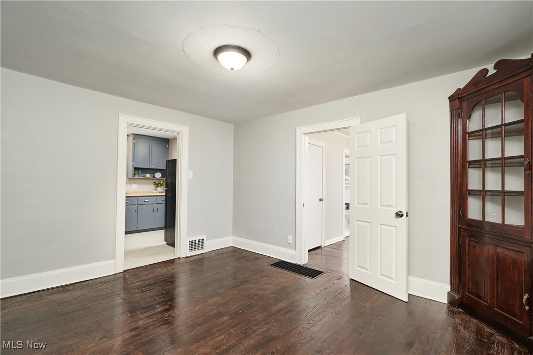 Akron, Ohio 44306, United States, 4 Bedrooms Bedrooms, ,2 BathroomsBathrooms,Residential,Contingent,107551