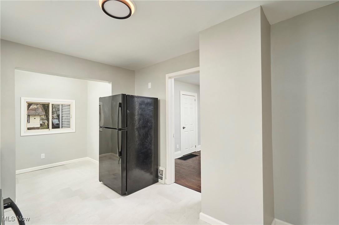 Akron, Ohio 44306, United States, 4 Bedrooms Bedrooms, ,2 BathroomsBathrooms,Residential,Contingent,107551