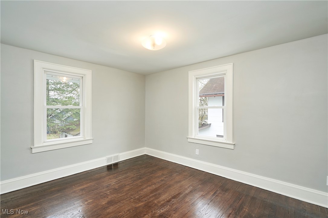 Akron, Ohio 44306, United States, 4 Bedrooms Bedrooms, ,2 BathroomsBathrooms,Residential,Contingent,107551