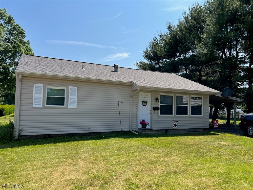 Cute ranch home in a quiet North Dover neighborhood. 1st floor laundry, nice back yard. Newer vinyl siding, updated roof and windows.