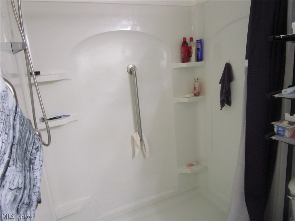 Roaming Shores - Residential