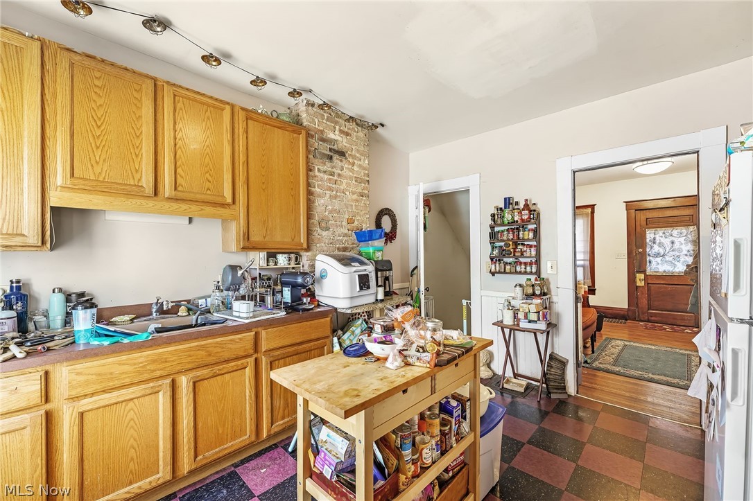 Curtiss - Residential Income