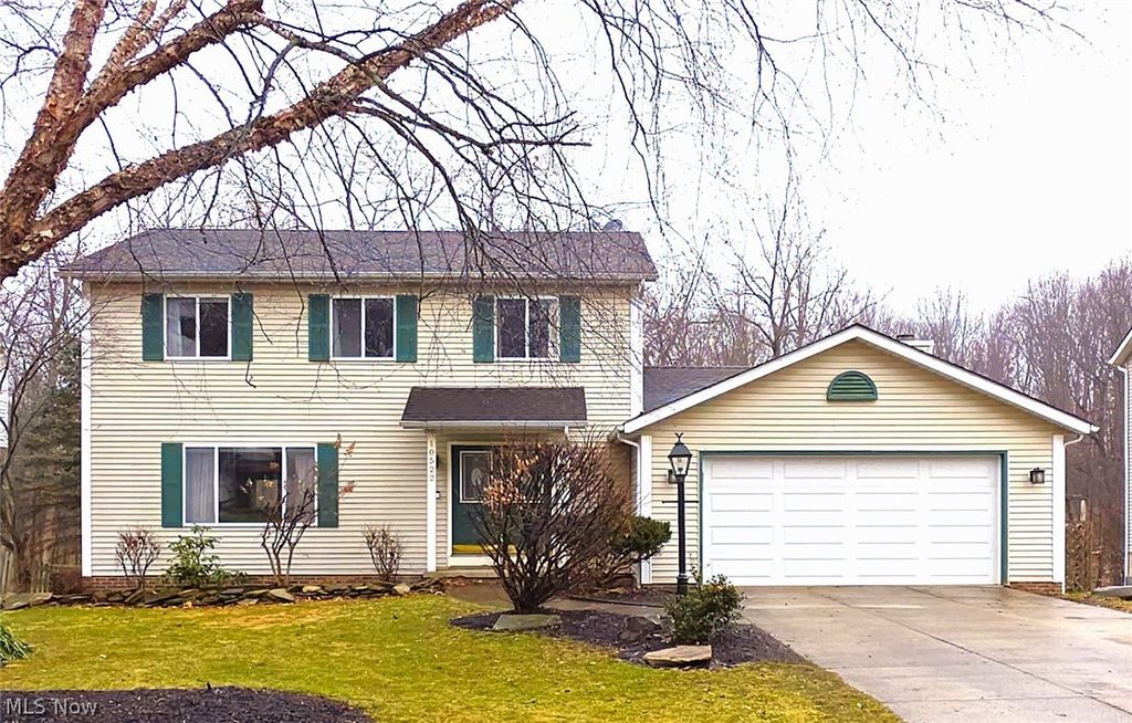 Photo of 10522 Belleau Drive, Twinsburg, OH 44087 (MLS # 5189064)