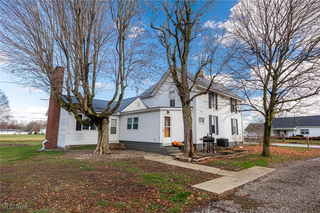 Photo of 22033 County Road 124, West Lafayette, OH 43845 (MLS # 5174650)