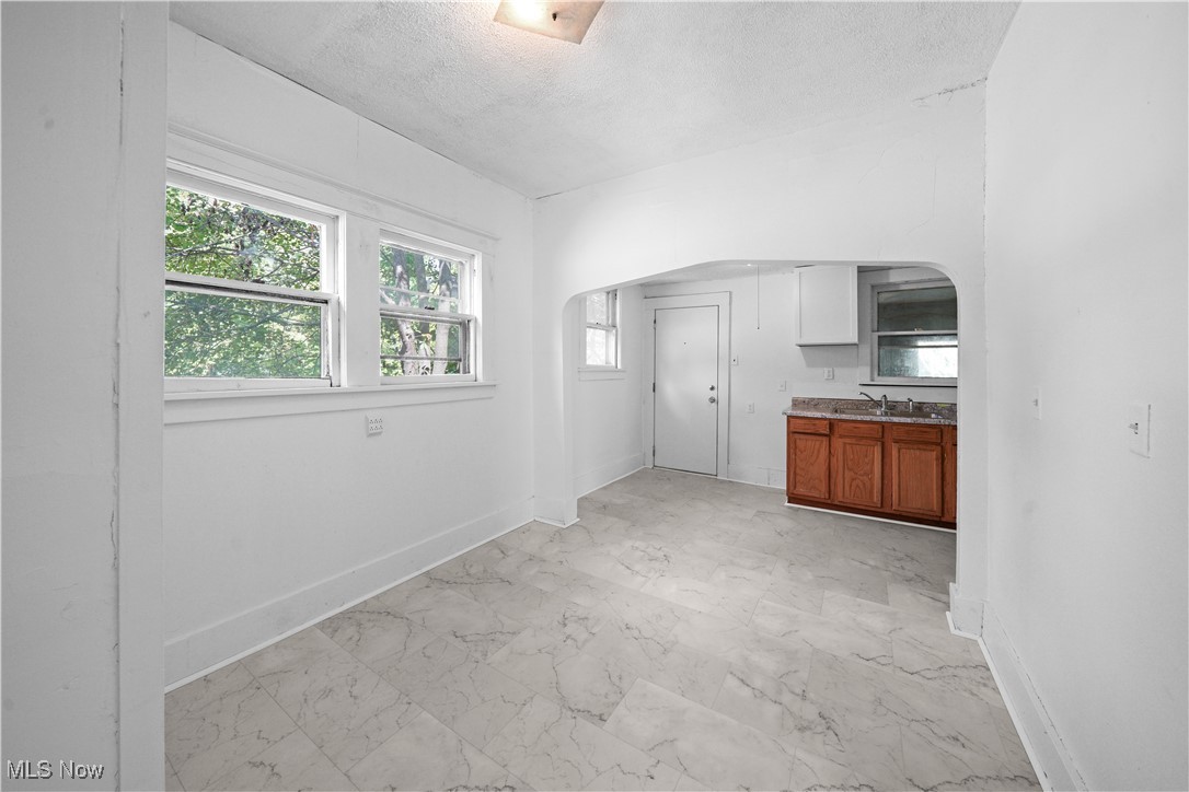 148 Saint Louis Avenue