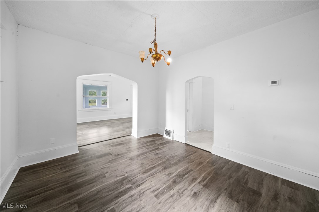 148 Saint Louis Avenue