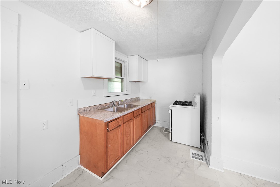148 Saint Louis Avenue