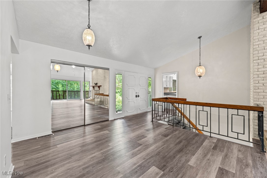 Kirtland, Ohio 44094, United States, 4 Bedrooms Bedrooms, ,3 BathroomsBathrooms,Residential,Pending,180361