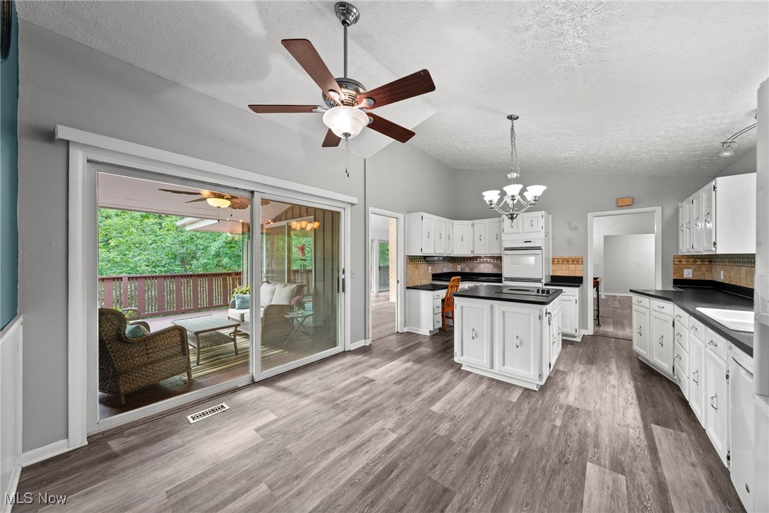 Kirtland, Ohio 44094, United States, 4 Bedrooms Bedrooms, ,3 BathroomsBathrooms,Residential,Pending,180361