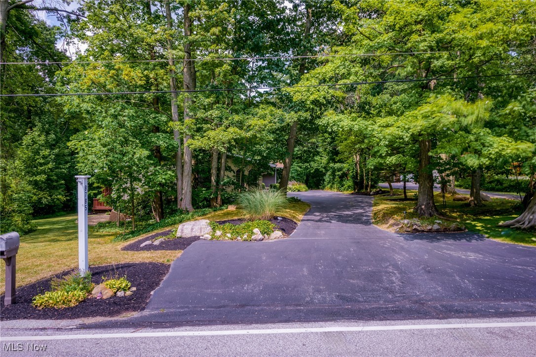 Kirtland, Ohio 44094, United States, 4 Bedrooms Bedrooms, ,3 BathroomsBathrooms,Residential,Pending,180361