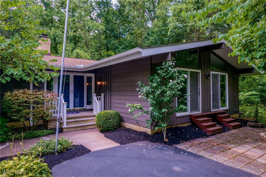 Kirtland, Ohio 44094, United States, 4 Bedrooms Bedrooms, ,3 BathroomsBathrooms,Residential,Pending,180361