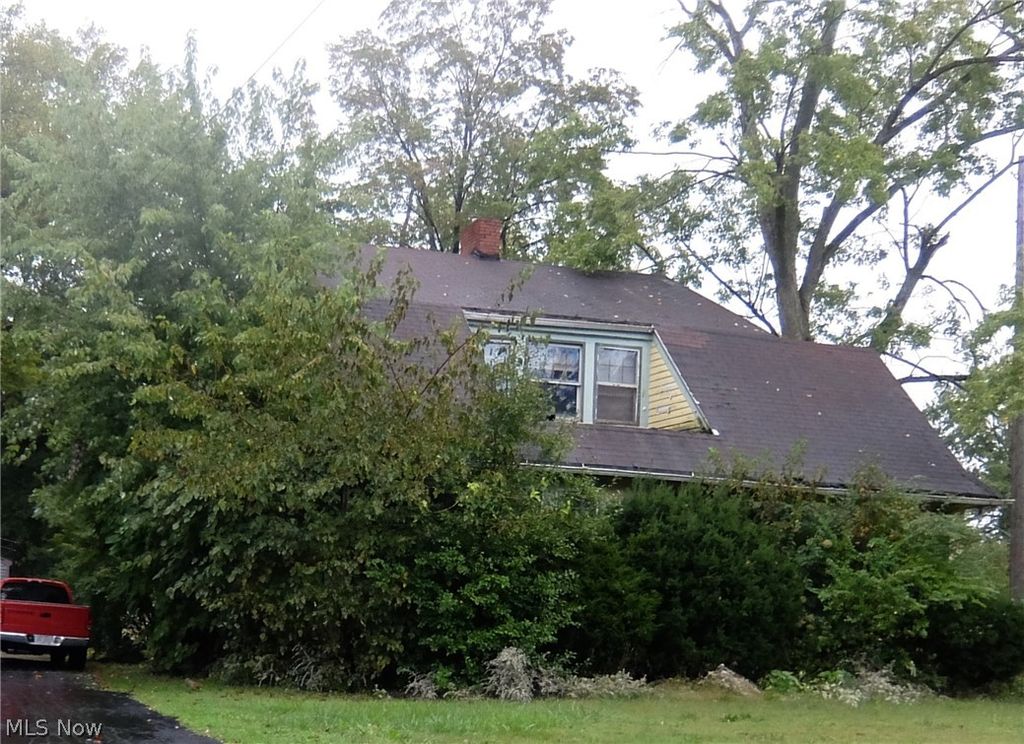 Photo of 249 Central Parkway Avenue SE, Warren, OH 44483 (MLS # 5210987)