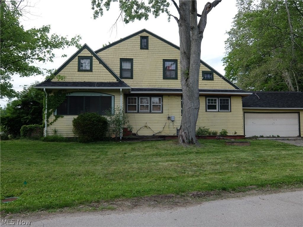 Photo of 249 Central Parkway Avenue SE, Warren, OH 44483 (MLS # 5210987)
