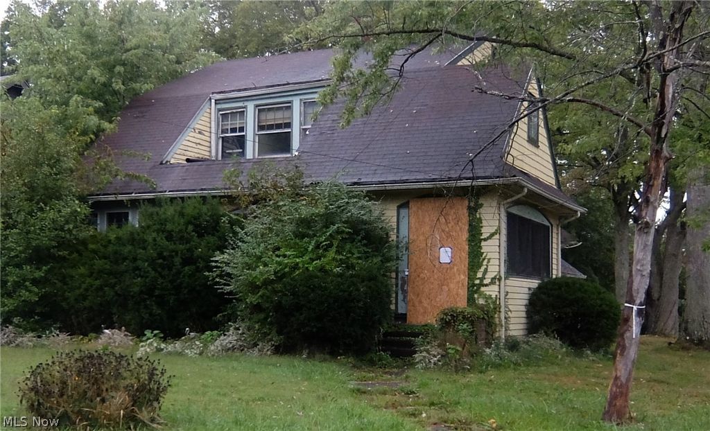 Photo of 249 Central Parkway Avenue SE, Warren, OH 44483 (MLS # 5210987)