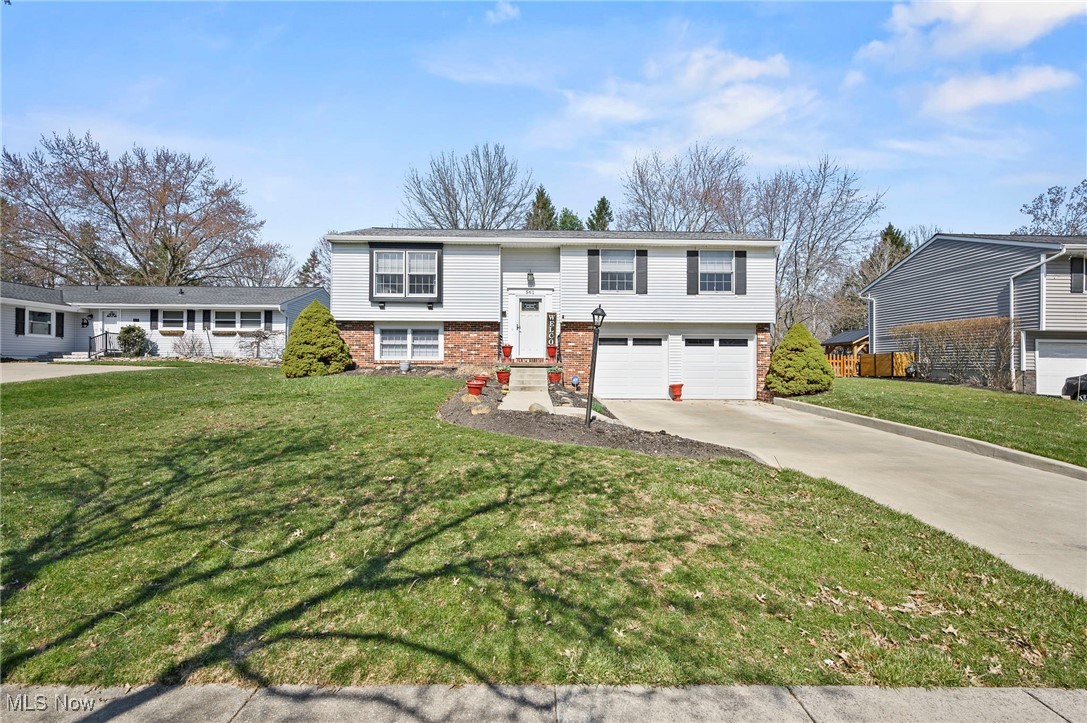561 Falling Oaks Drive, Medina, Ohio image 3
