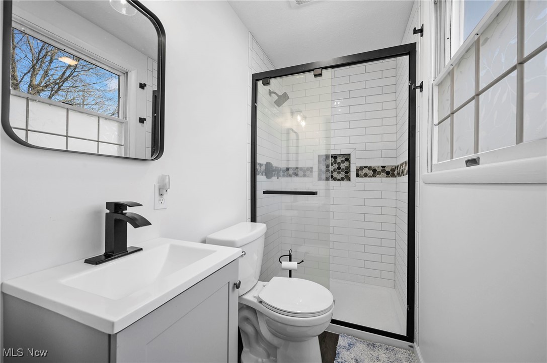 561 Falling Oaks Drive, Medina, Ohio image 30