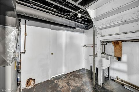 Tiny photo for 921 Helmsdale Road, Cleveland Heights, OH 44112 (MLS # 5203051)