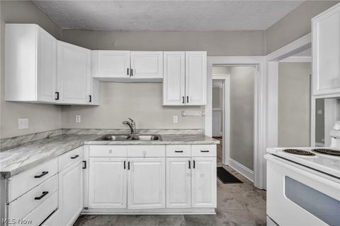 Tiny photo for 921 Helmsdale Road, Cleveland Heights, OH 44112 (MLS # 5203051)