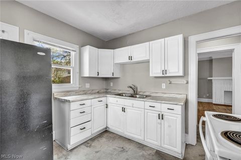 Tiny photo for 921 Helmsdale Road, Cleveland Heights, OH 44112 (MLS # 5203051)