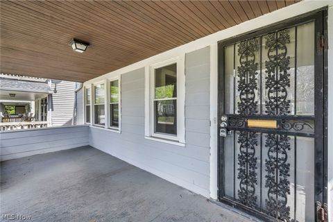 Tiny photo for 921 Helmsdale Road, Cleveland Heights, OH 44112 (MLS # 5203051)