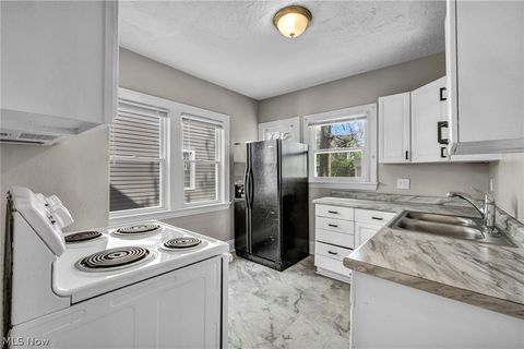 Tiny photo for 921 Helmsdale Road, Cleveland Heights, OH 44112 (MLS # 5203051)