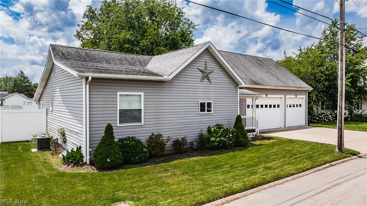 310 38th Street, Vienna, West Virginia image 1