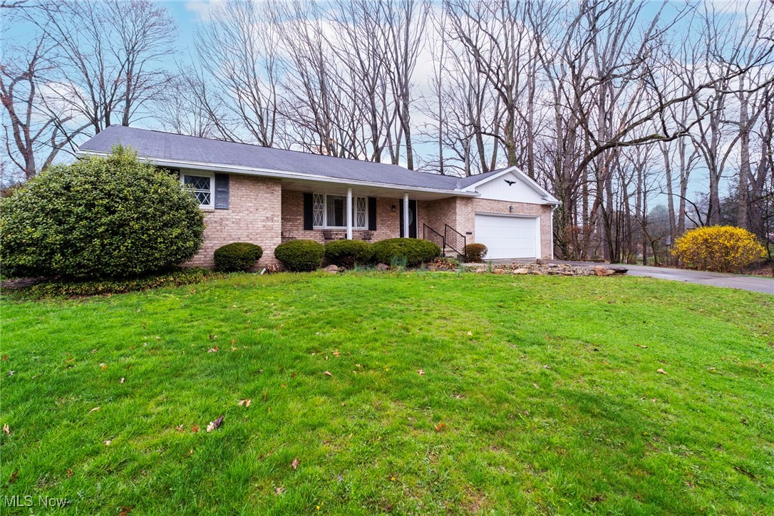 2332 Shawnee Trail, Youngstown, Ohio image 3