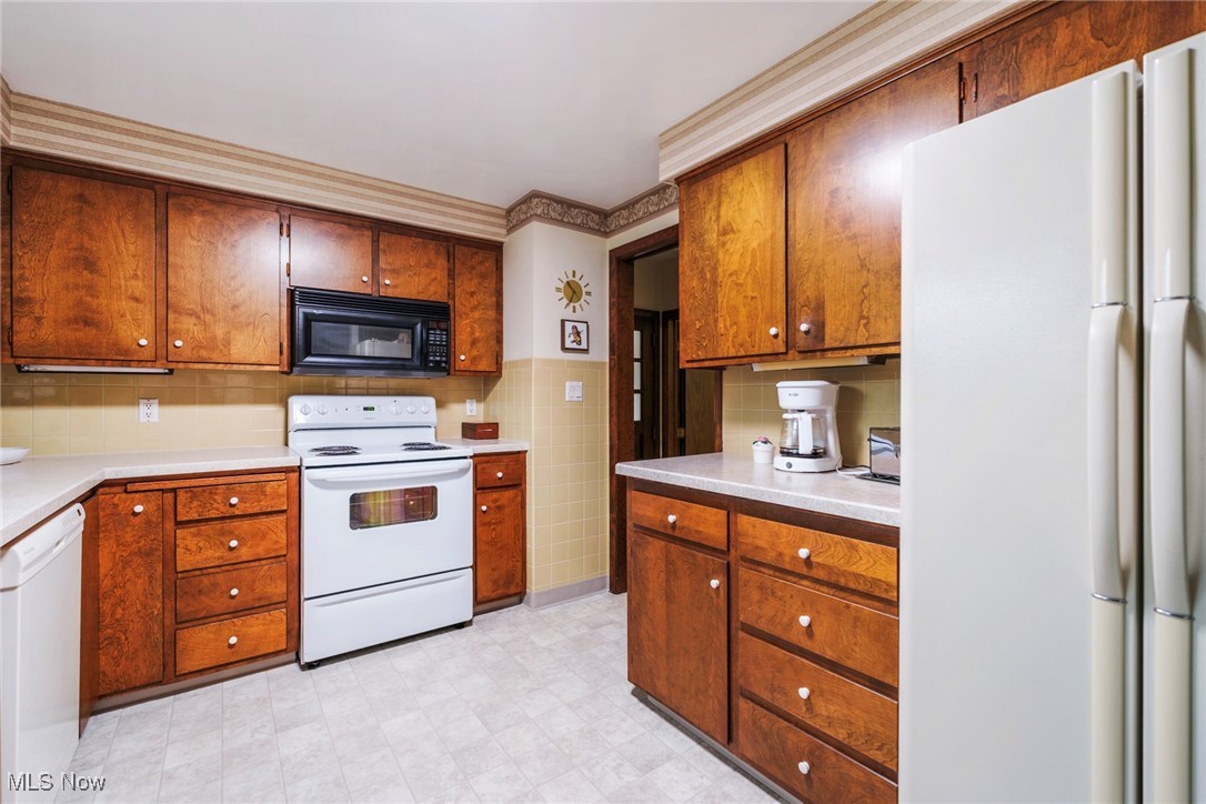 2332 Shawnee Trail, Youngstown, Ohio image 17