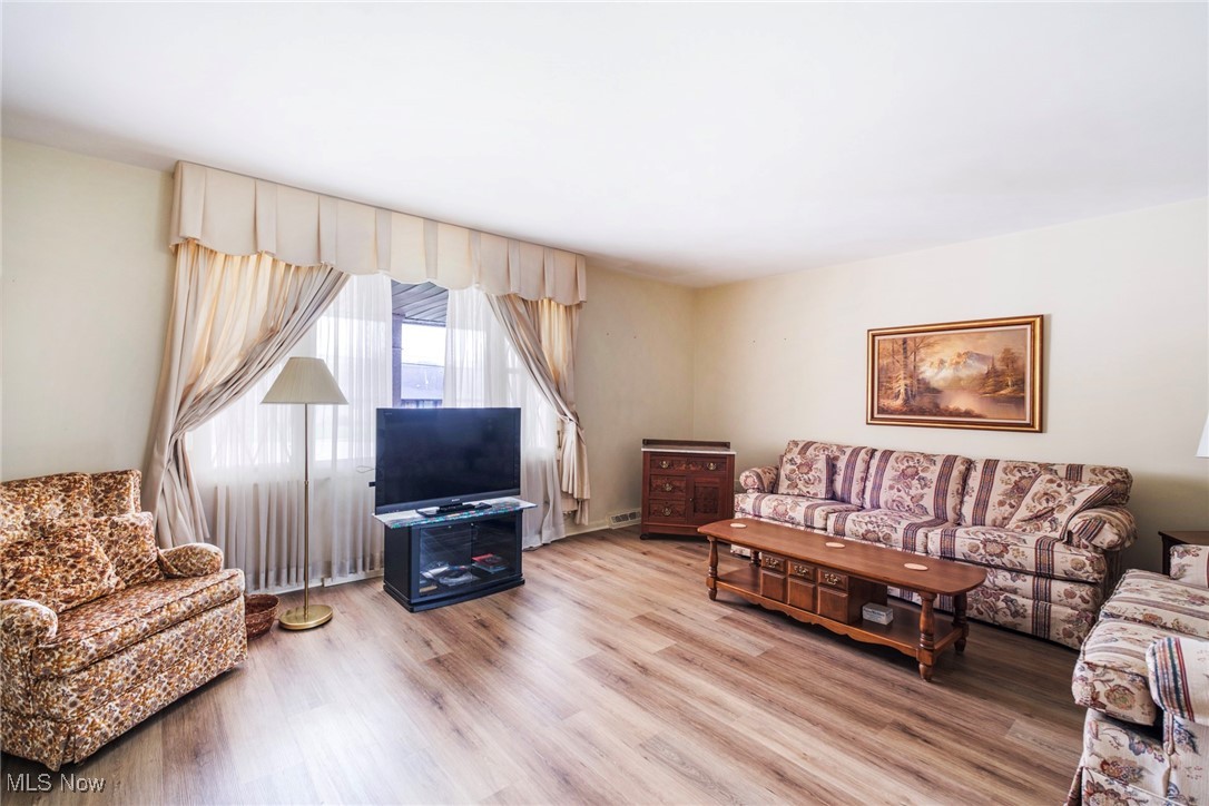 2332 Shawnee Trail, Youngstown, Ohio image 11