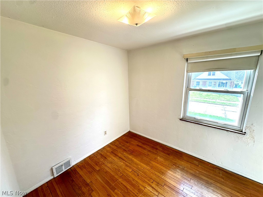 Nann Linn - Residential