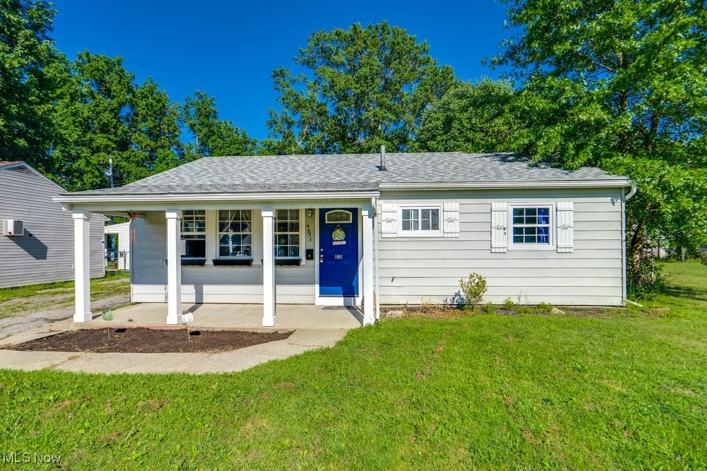 Charming Move-In Ready Ranch in Lorain! Welcome home to this cozy 3-bedroom, 1-bath ranch offering the ease of one-floor living. Perfectly situated in Lorain, this home features a bright living room with large windows that fill the space with natural light, a functional kitchen with all appliances included, and a convenient dining area. The exterior boasts a welcoming front porch, a one-car garage, and a spacious yard ready for your personal touch. With fresh updates, included kitchen appliances, and a layout designed for comfort and practicality, this home is truly move-in ready. Priced to sell, it’s an excellent opportunity for a first-time buyer, downsizer, or investor. Don’t miss your chance to make this home yours...schedule a showing today!