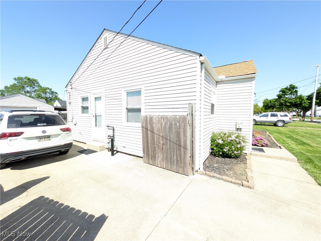 6706 Vandalia Avenue, Brooklyn, Ohio image 4