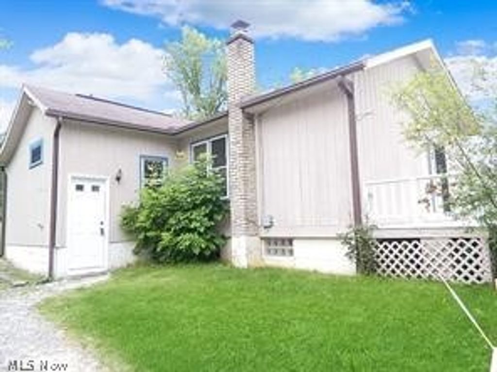 Photo of 11754 Lakeland Drive, Newbury, OH 44065 (MLS # 5214773)