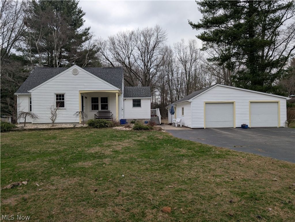 Photo of 7441 Hubbard Bedford Road, Hubbard, OH 44425 (MLS # 5192215)