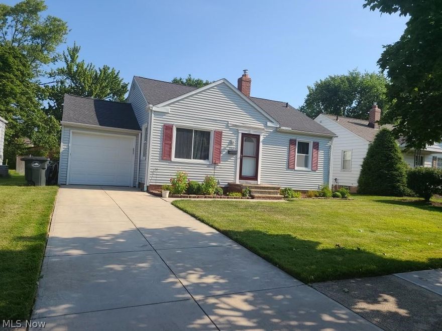 Charming 2 bedroom 1 bath ranch on a quiet street in Lyndhurst. Just minutes away from Legacy Village, Beachwood mall, and freeway. This home features a spacious finished basement with plenty of storage space, large fenced in back yard and nice hardwood floors through out. Freshly painted bedrooms, newer kitchen and garage door. Seller is leaving ALL appliances and offering home warranty through Americas Preferred. Come check out this move in ready home today​​‌​​​​‌​‌​​​‌‌​​​‌‌‌​​‌​​‌‌​​​​ !