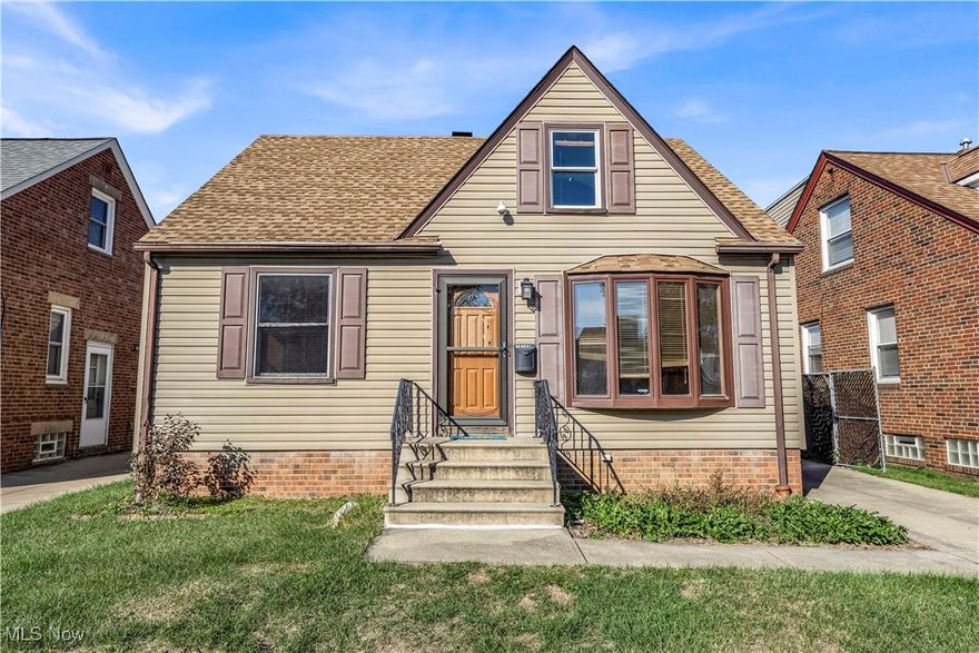 14108 Highlandview Ave, Cleveland - Spacious 3 bed 1.5 bath single family home! //

$ 1355 rent / $ 1355 deposit //
$49 application fee per adult //
NO SMOKING //
1 time $149 non-refundable set up fee paid at lease signing //

$30/month required resident benefit package; can include personal property/liability insurance for an additional $5/month for $35/month total //

After application Pre-Approval 1 applicant per household application is required to fill out a PetScreening application, before being about to proceed with placing a Reservation Fee for one of our properties.  You will receive a pre-approval for your application and in order to proceed, the PetScreening is required. Even if you have NO pets - this application must be filled out. One time, non-refundable pet fee of $200-500 per animal applies to all pets & must be paid before or when you pay your first month rent. (No fee for qualified assistance animals). //

Our application is processed through secure site: Findigs, and they require ID and income verification. Without this, your application will not be processed. They offer 24/7 chat support on their application directly if you have any questions. //

BEDROOMS: 3 //
BATHROOMS: 1.5 //
APPLIANCES PROVIDED: Fridge, stove, and dishwasher //
UTILITIES / RESIDENT RESPONSIBILITY: Residents are responsible for all utilities including: water/sewer/trash, gas & electric and are responsible to maintain lawn care, maintenance & snow removal. //

Serious inquiries only.