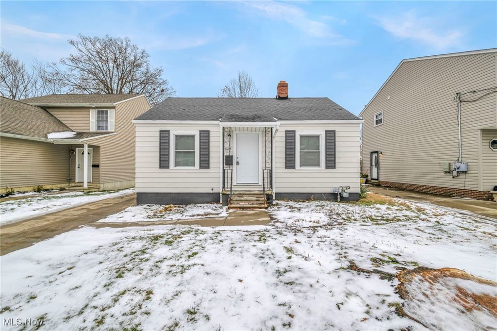 Photo of 1677 Mapledale Road, Wickliffe, OH 44092 (MLS # 5177879)