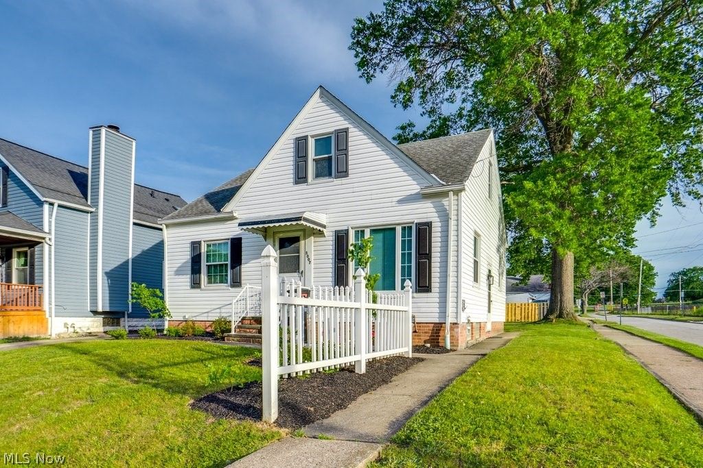 Photo of 5007 Russell Avenue, Parma, OH 44134 (MLS # 5219574)