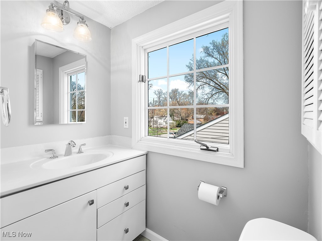 415 Glen Park Drive, Bay Village, Ohio image 27