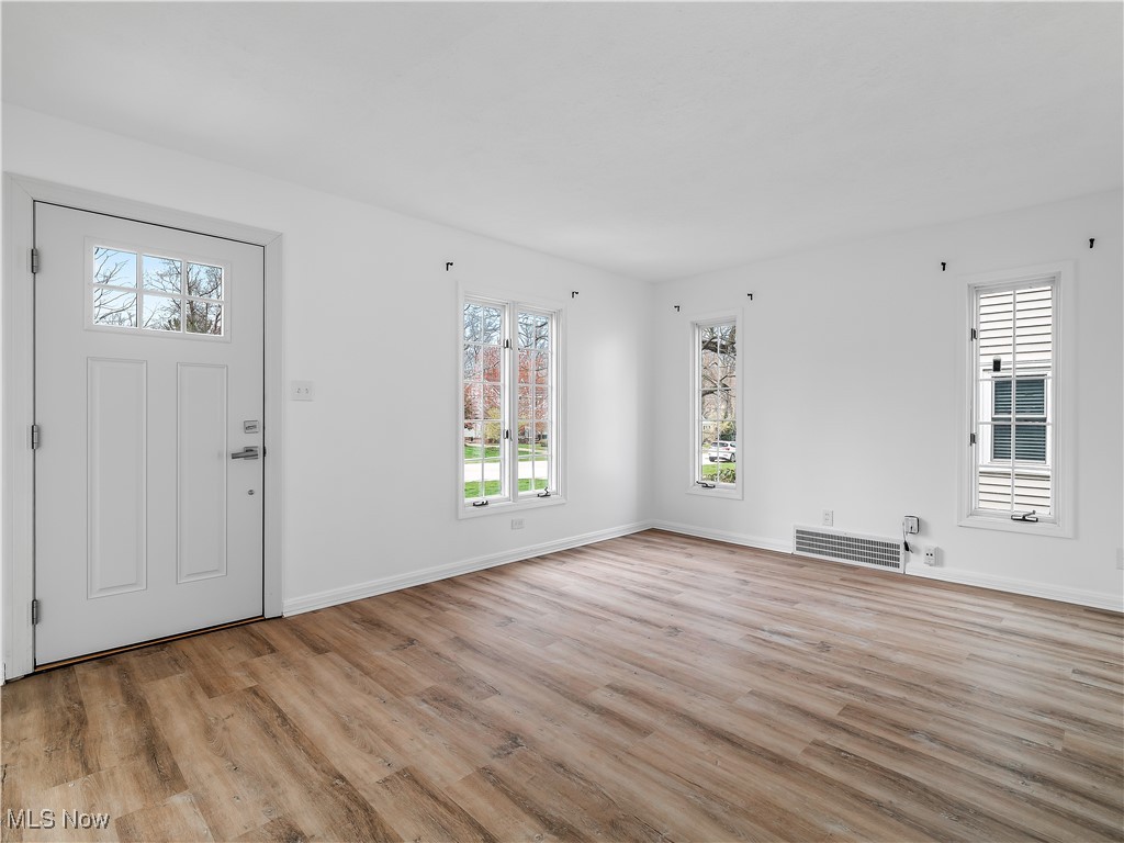 415 Glen Park Drive, Bay Village, Ohio image 4