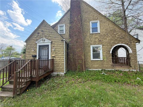 Homes For Sale - 918 Frederick Boulevard<br/> Akron, OH 44320
