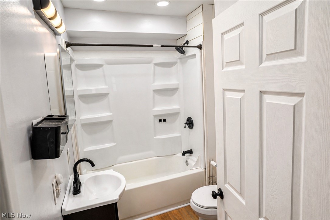 Edgewater Adn - Residential