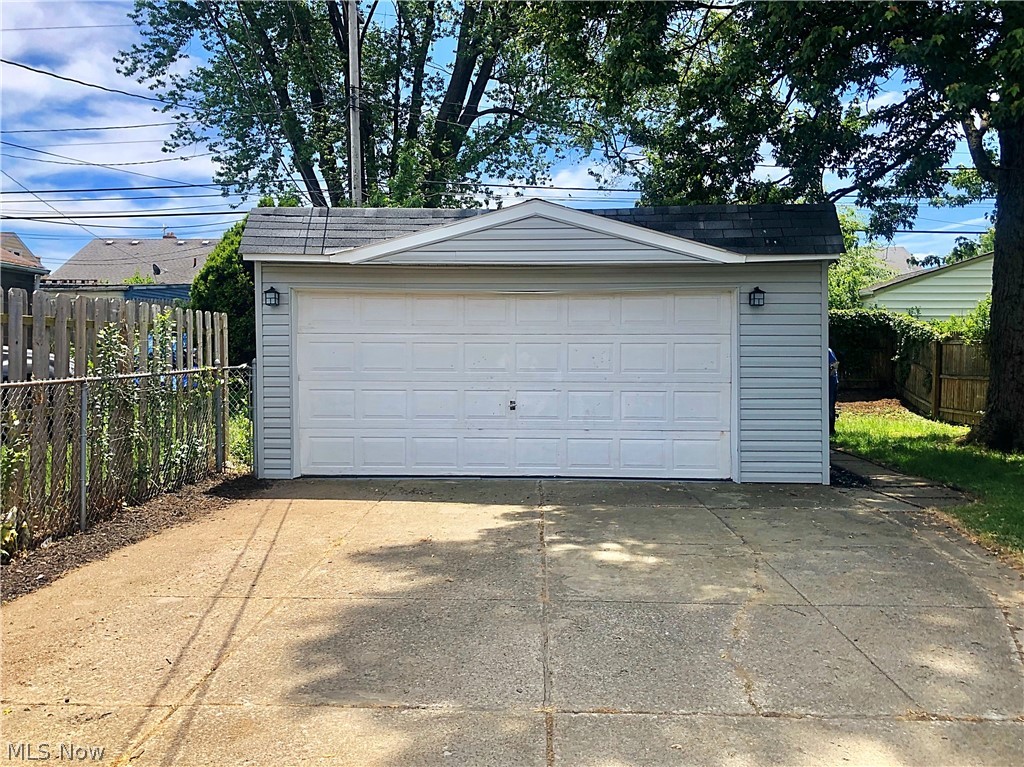 Tuxedo Cos Park Anx - Residential